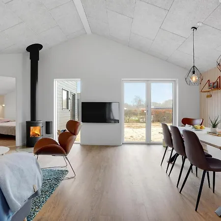 بيت للعطل In With 3 Bedrooms, Sauna And Wifi