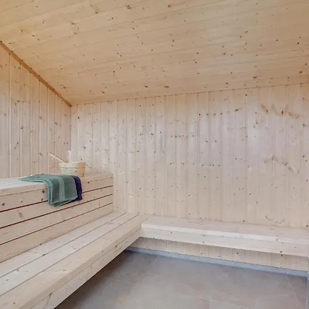 In With 3 Bedrooms, Sauna And Wifi بيت للعطل *